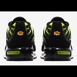 nike tn black volt